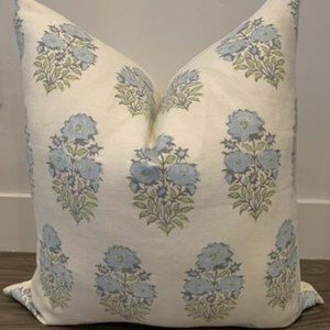 Lisa Fine Mughal Pillow 22x22